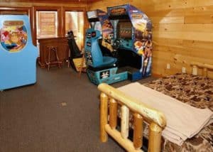 Arcade games at a Gatlinburg cabin rental.