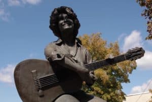 Statue of Dolly Parton in the Smoky Mountains.